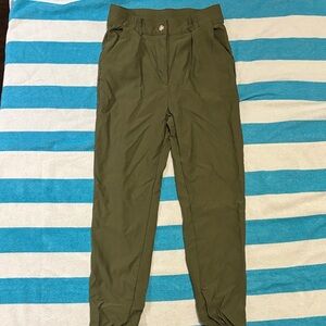 Stylish Olive Women's Cropped Pants